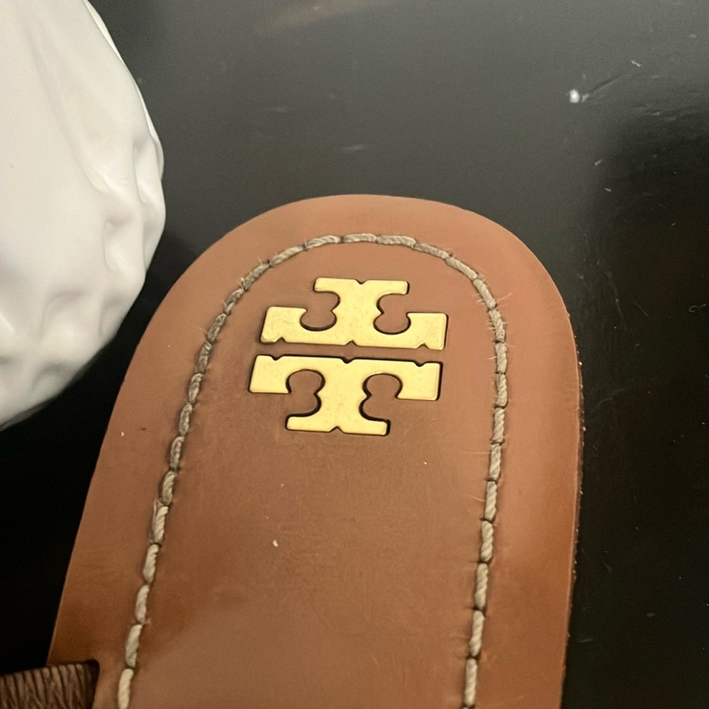 Tory Burch leather sandals thong slide Size 8 EUC - Picture 3 of 6
